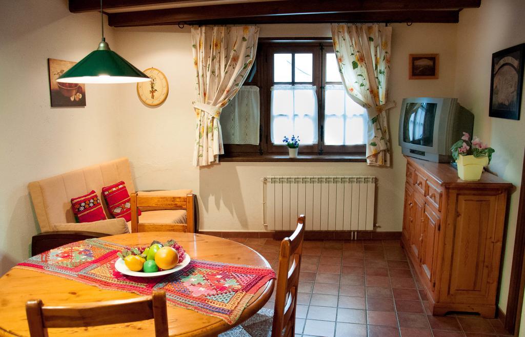 Sisquet Apartaments Erill la Vall Zimmer foto